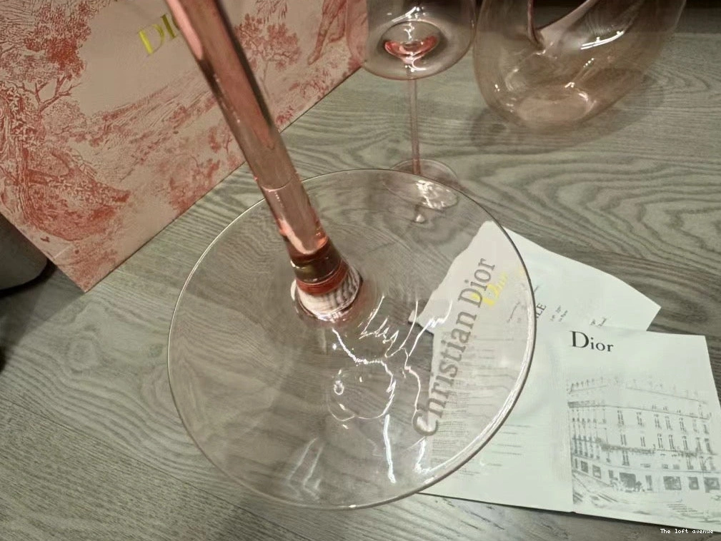 DECANTER AND GLASSES SET CHRISTIAN WINE 0824